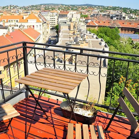 Piano Castle Hill Apartment