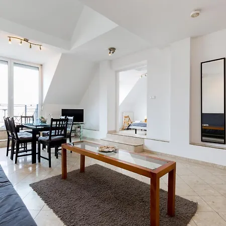 Piano Castle Hill Apartment *