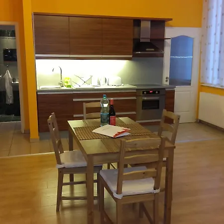 Apartament Piano Castle Hill