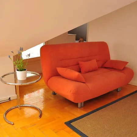 Piano Castle Hill Apartament